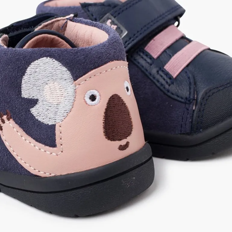 Menino Pisamonas Bota Camurca Garvalin Desenho Koala