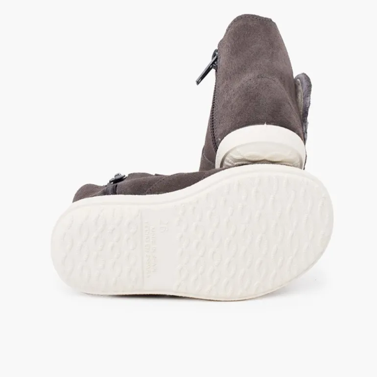 Menina Pisamonas Bota Elastico Lateral Coracao Pelinho