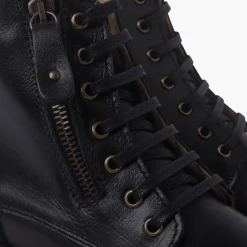Menina Pisamonas Botas Pele E Tachas Com Duplo Fecho De Correr