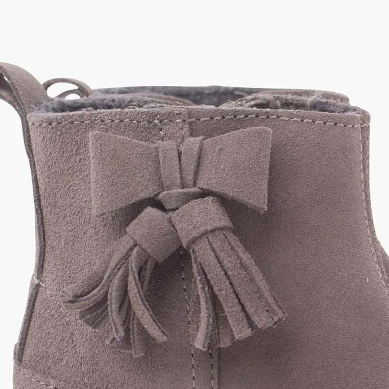 Menina Pisamonas Botas Track Laco E Berloques Menina